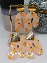 Boucles d'oreilles petites oranges attache doré effet bross ou coeur.webp